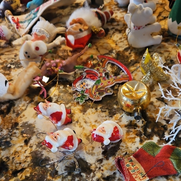 Set of over 45 Festive Christmas Ornaments Collection from the 1950's. - Picture 9 of 12